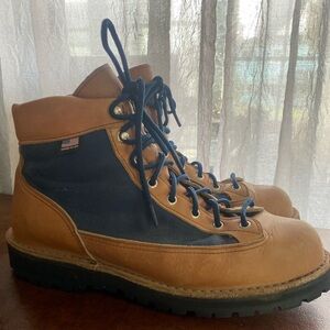 Danner Cascade Hiking Boots